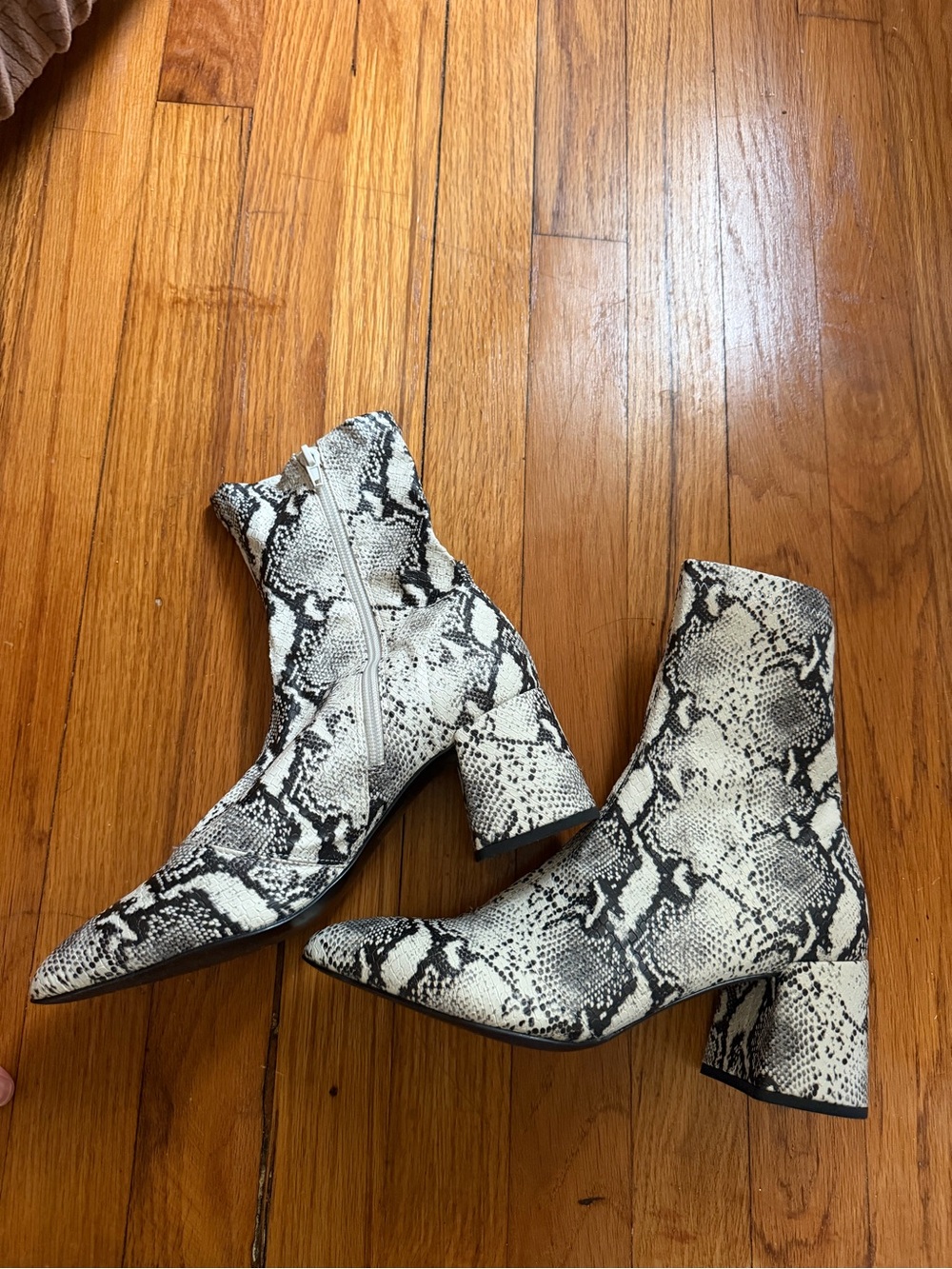Steve Madden White and Black Snake-Print Pointed Ankle Boots